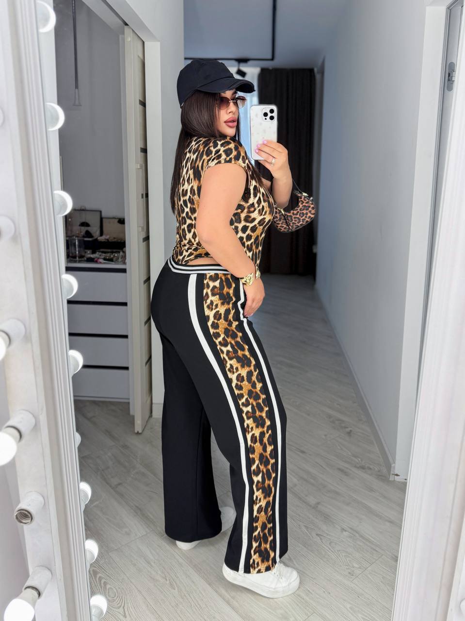 gid://shopify/MediaImage/24532687224926